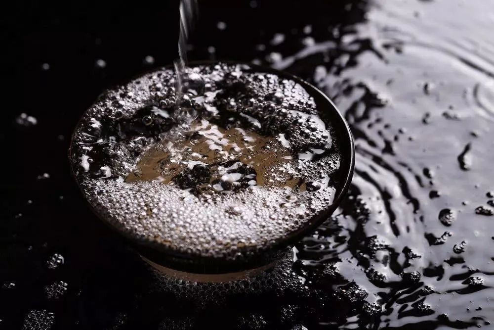 酒后为什么要多喝水？起到什么作用？