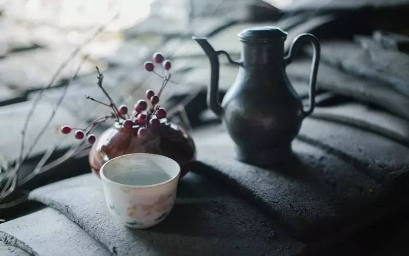 知人不必言尽，言尽则无友