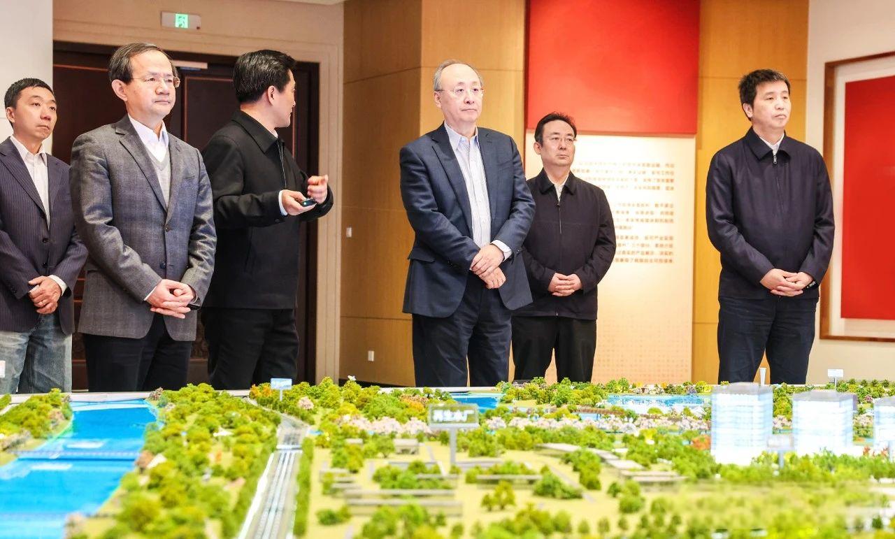 尹力、殷勇到经开区调研，要求加快打造新质生产力典范区，为推动全市高质量发展打头阵、挑大梁