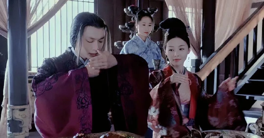 古人喝酒，为什么用袖子遮着脸？