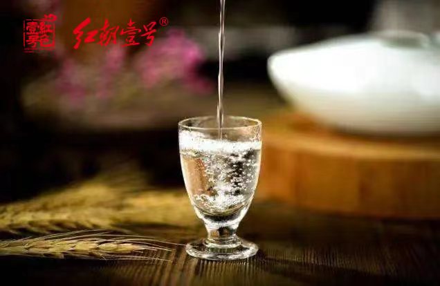 真正会喝酒的人：两不贪，两不乱