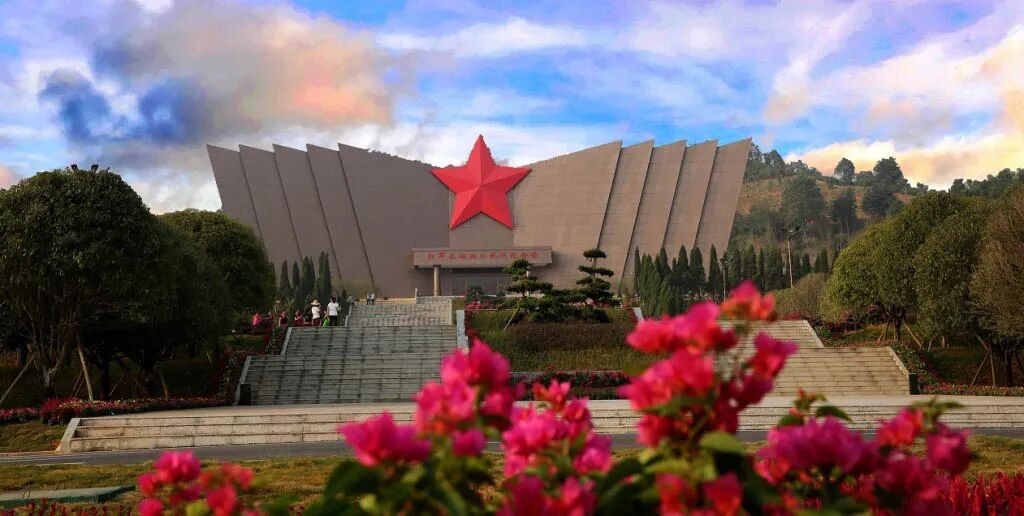 “五岭逶迤腾细浪”——广西与长征
