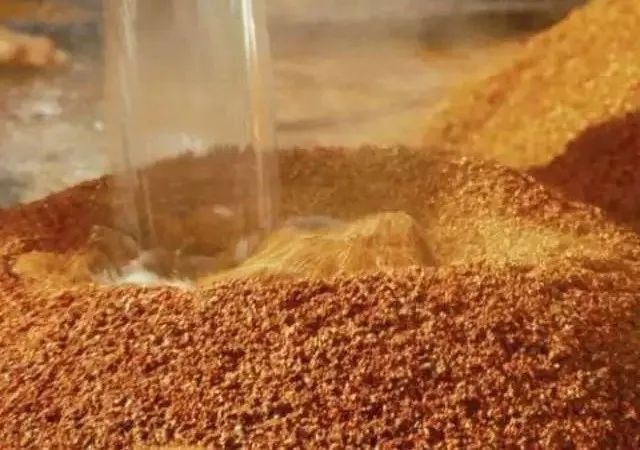 "掐头去尾"到底掐多少？酒头2%含甲醇、酒尾10%含高级醇，比例记好