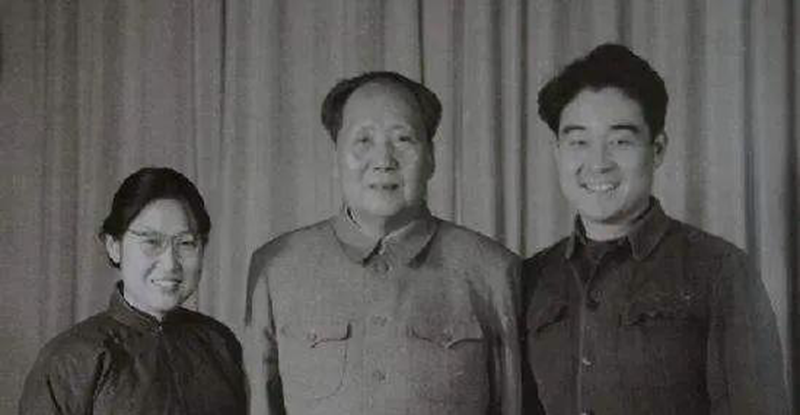 1976年，李敏最后一次见到父亲，主席用手比圆，李敏瞬间领悟回答