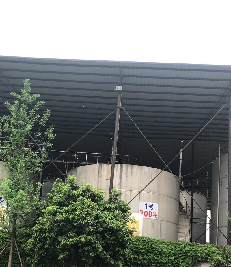 红色壹号为何用不锈钢酒罐存酒