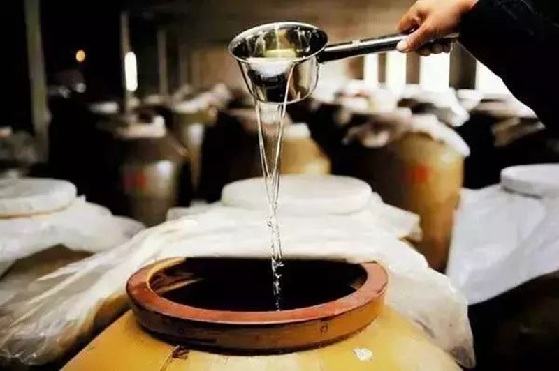 什么是酱香年份酒，多少年才算年份酒