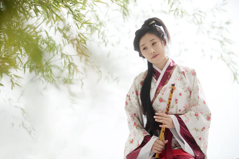白居易深夜失眠想念初恋，写下最凄美的一场“夜雨”，开头10字惊艳世人