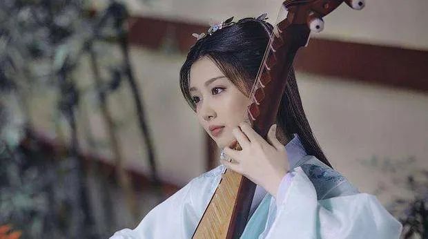 风流的他，写下一首词，最后14字刺痛无数人，连苏轼也赞叹不已