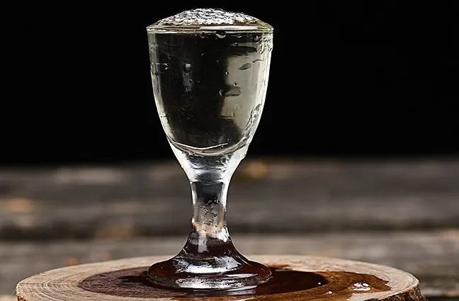 若饮一壶酒，心舒百事畅
