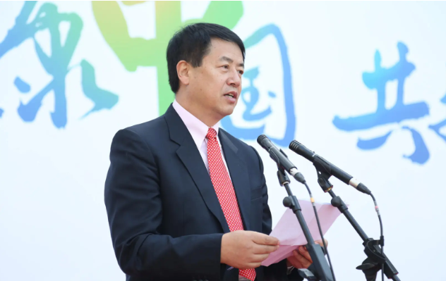 杨晓明被罢免！他带队研发新冠灭活疫苗，曾“以身试药”，9个月抽约60管血