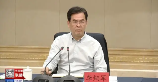 贵州省长李炳军赴遵义调研，针对白酒产业发展方向提出三点要求