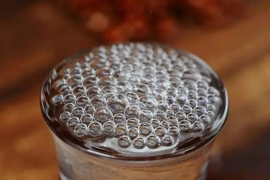 看花摘酒，如何通过酒花看酒的品质？