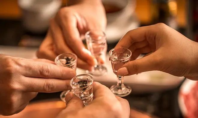 偶尔喝点酒，生活乐悠悠