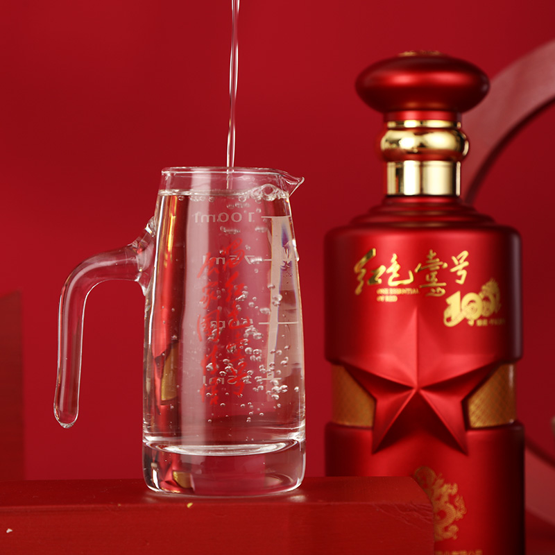 喝酱香白酒也需要适宜的温度，你知道是多少度吗？