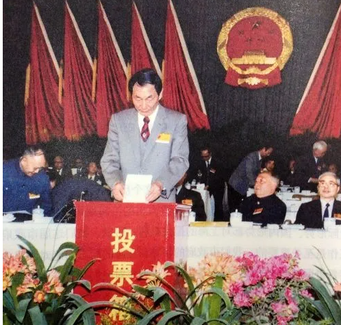 重温朱镕基1988年参选上海市长演讲（与江书记互动谈笑风生