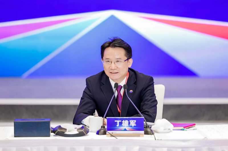 丁雄军.jpg