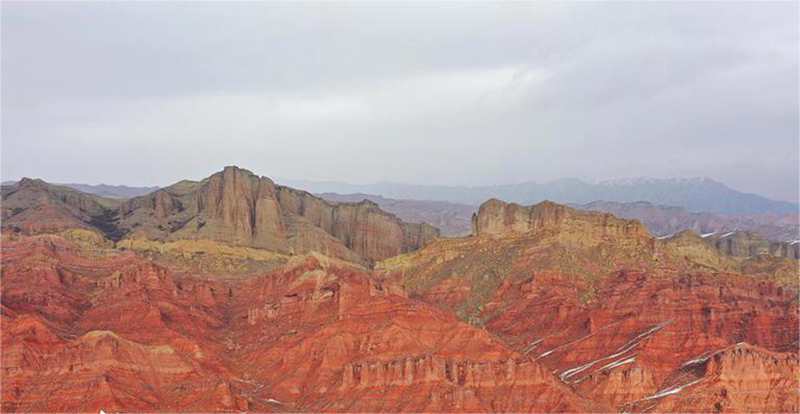 新疆昌吉：雪落丹霞 半山水墨半山诗4.jpg